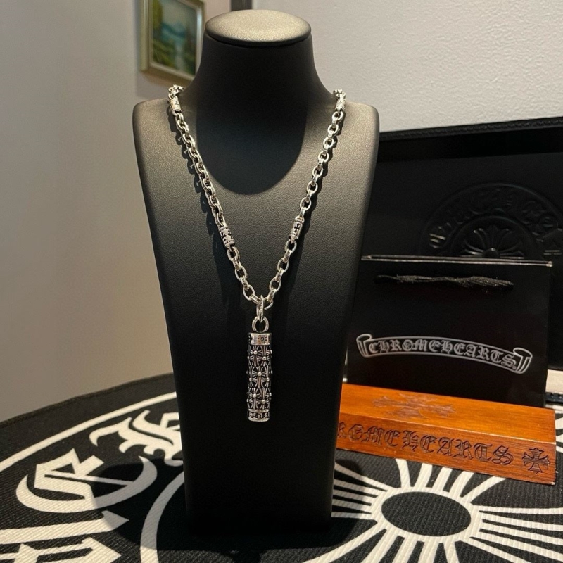 Ch*0me He**ts necklaces